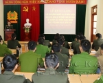 Đại tá Dương Văn Tính - PGĐ Công an tỉnh phát biểu khai mạc lớp tập huấn