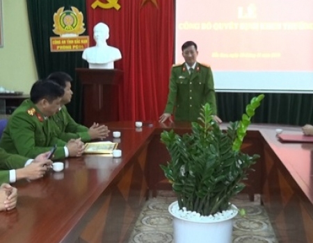 Đại tá Hà Trọng Trung Phó Giám đốc Công an tỉnh phát biểu, chúc mừng thành tích tập thể và CBCS phòng Cảnh sát điều tra tội phạm về ma túy.