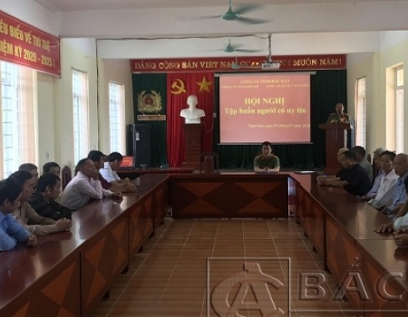 Phòng An ninh đối nội phối hợp tổ chức tập huấn cho người có uy tín tại huyện Ngân Sơn