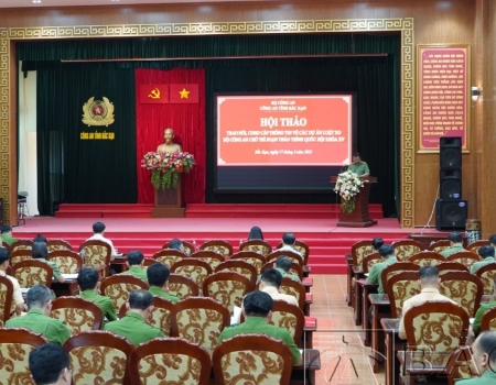 Đại tá Hà Văn Tuyên – Ủy viên Ban Thường vụ Tỉnh uỷ, Giám đốc Công an tỉnh phát biểu khai mạc Hội thảo