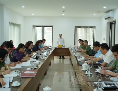  Đồng chí Nguyễn Đăng Bình, Phó Bí thư Tỉnh uỷ, Chủ tịch UBND tỉnh chủ trì hội nghị