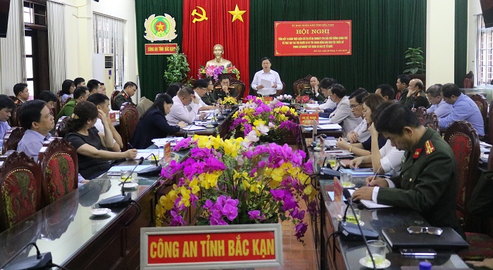 Đ/c Phạm Duy Hưng - Phó chủ tịch UBND tỉnh phát biểu chỉ đạo tại hội nghị