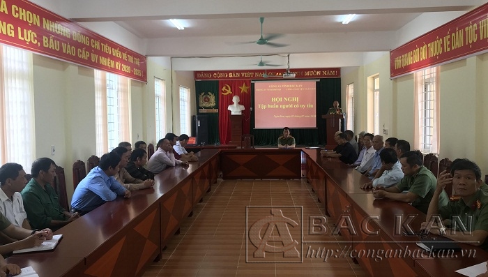 Phòng An ninh đối nội phối hợp tổ chức tập huấn cho người có uy tín tại huyện Ngân Sơn