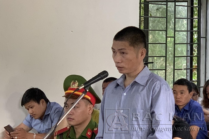 Nguyễn Đình Oong tại phiên toà