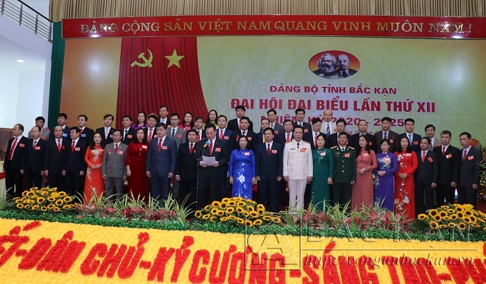 BCH Đảng bộ tỉnh Bắc Kạn khóa XII, nhiệm kỳ 2020 – 2025 ra mắt Đại hội