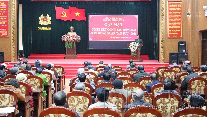 Đại tá Hà Văn Tuyên,Giám đốc Công an tỉnh phát biểu tại Hội nghị tổng kết