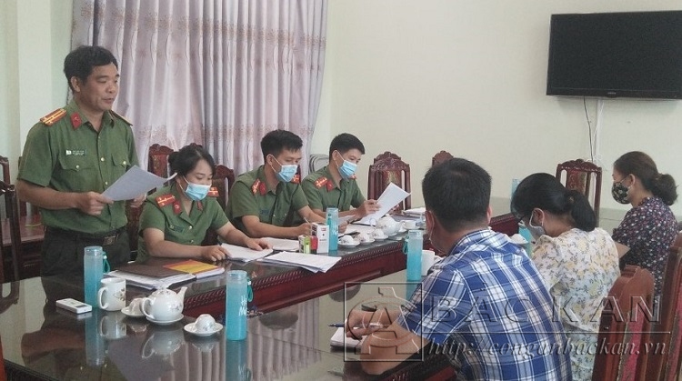 Phòng ANCTNB hướng dẫn, tuyên truyền thực hiện công tác bảo vệ bí mật nhà nước tại UBND huyện Na Rì