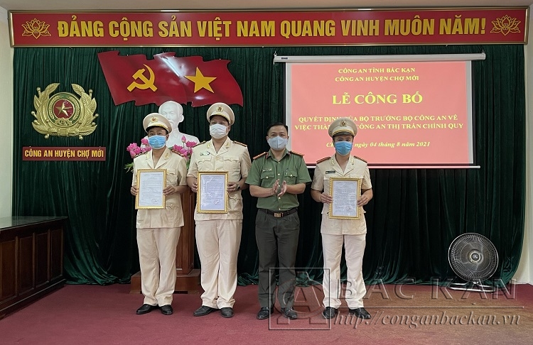 Công bố quyết định thành lập Công an thị trấn Đồng Tâm, huyện Chợ Mới