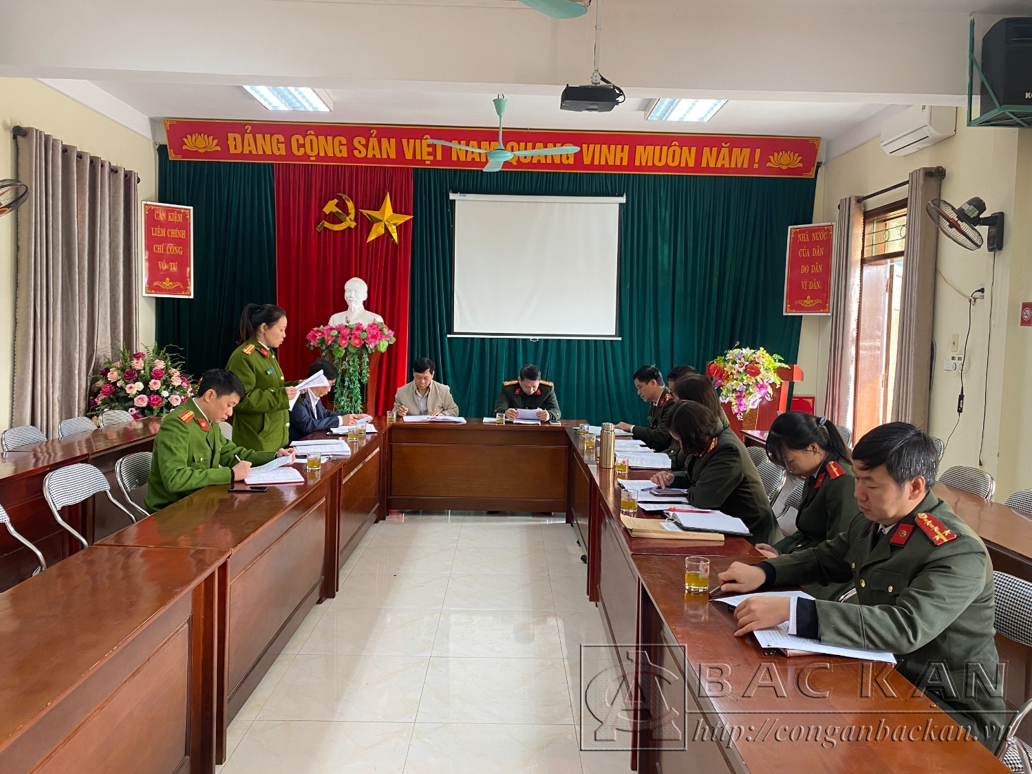 Khảo sát tại Công an phường Nguyễn Thị Minh Khai- thành phố Bắc Kạn