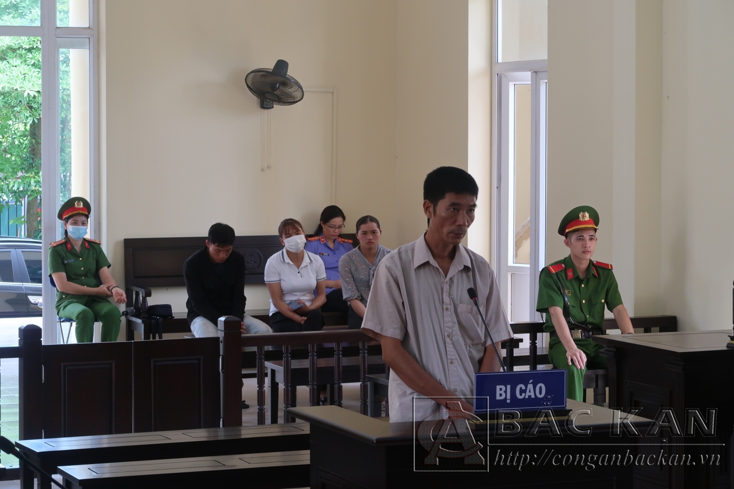 Bị cáo Nguyễn Ngọc Bảo bị xử phạt 18 tháng tù về tội “Tổ chức cho người khác nhập cảnh trái phép”
