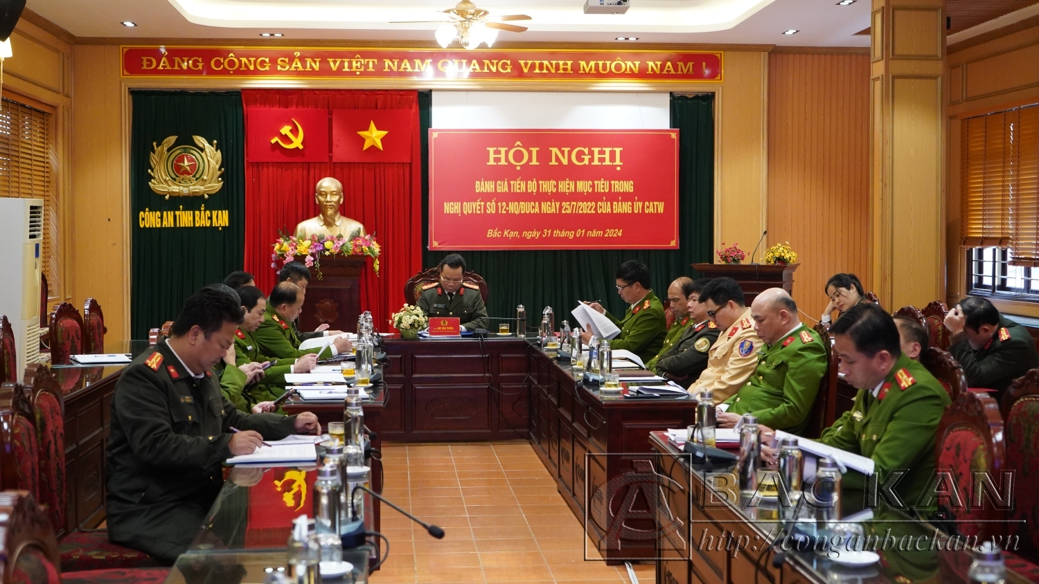 Đại tá Hà Văn Tuyên – Giám đốc Công an tỉnh chủ trì hội nghị tại điểm cầu Công an tỉnh Bắc Kạn