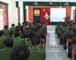 Đại tá Dương Văn Tính - PGĐ Công an tỉnh phát biểu khai mạc lớp tập huấn