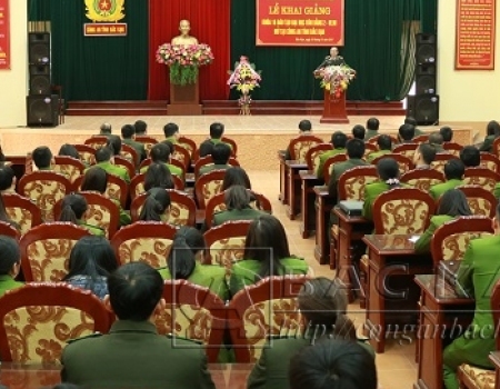 Lớp  góp phần đào tạo nguồn nhân lực đáp ứng yêu cầu bảo đảm ANTT cho công an các đơn vị