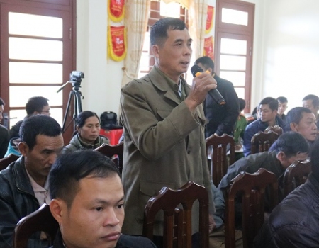 Người dân phát biểu  phản ánh tình hình ANTT và góp ý đối với công an huyện Ngân Sơn