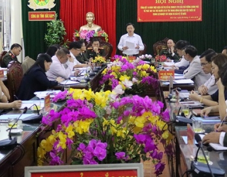 Đ/c Phạm Duy Hưng - Phó chủ tịch UBND tỉnh phát biểu chỉ đạo tại hội nghị