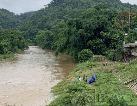 Đoạn sông Cầu thuộc thôn Nà Ỏi, xã Dương Quang, TP Bắc Kạn nơi người dân phát hiện thi thể nạn nhân