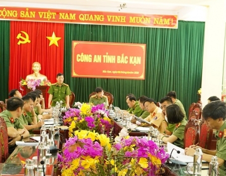 Đại tá Hà Trọng Trung - PGĐ Công an tỉnh quán triệt các nội dung triển khai công tác bảo đảm ANTT bảo vệ Đại hội Đảng bộ tỉnh lần thứ XII