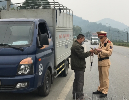 Lực lượng CSGT Công an tỉnh tăng cường tuần tra, kiểm soát đảm bảo trật tự ATGT trên tuyến