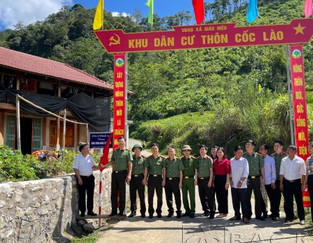 Khánh thành công trình cổng chào khu dân cư thôn Cốc Lào