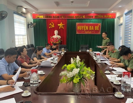 Đoàn công tác của Công an tỉnh làm việc với UBND huyện Ba Bể về tổ chức điểm Ngày hội toàn dân bảo vệ ANTQ năm 2023 tại xã Hà Hiệu.