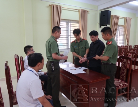 Cơ quan An ninh điều tra Công an tỉnh Bắc Kạn thi hành lệnh bắt bị can để tạm giam đối với Trần Văn Thao