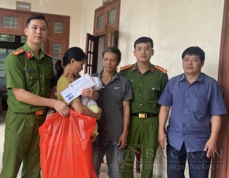  Tòa án nhân dân tỉnh Bắc Kạn xử phạt bị cáo Vũ Ngọc Hường, trú tại huyện Chợ Đồn 20 tháng tù treo về tội “Tàng trữ, vận chuyển, mua bán trái phép vật liệu nổ”