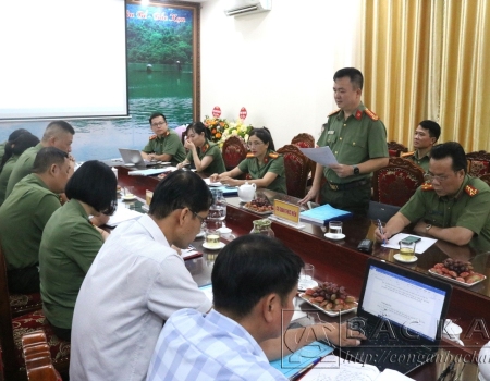 Đại tá, Ths Thăng Quang Huy, Uỷ viên BTV Đảng uỷ, Phó Giám đốc Công an tỉnh chủ nhiệm đề tài báo cáo tổng kết đề tài
