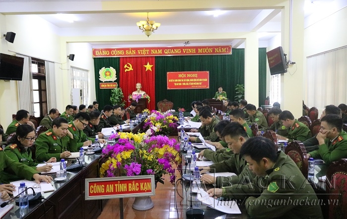 Đại tá Nguyễn Thanh Tuân - PGĐ Công an tỉnh phát biểu chỉ đạo tại Hội nghị