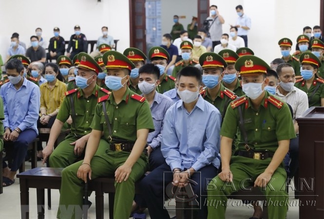 Phiên tòa xét xử 29 bị cáo trong vụ án “giết người và chống người thi hành công vụ” xảy ra ở xã Đồng Tâm, huyện Mỹ Đức, TP Hà Nội.