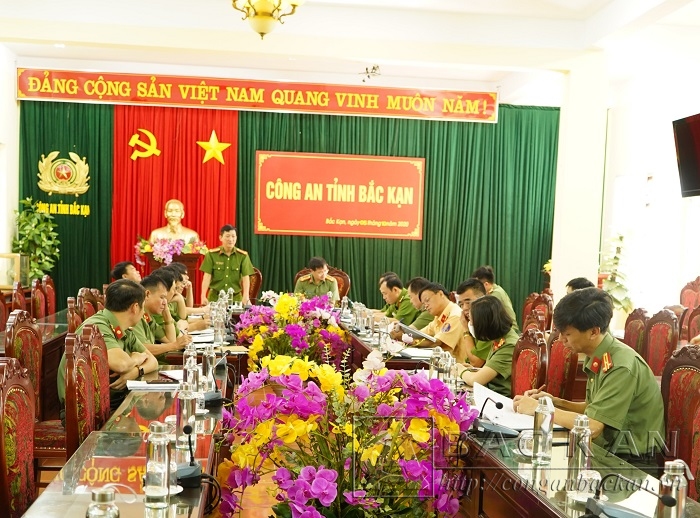 Đại tá Hà Trọng Trung - PGĐ Công an tỉnh quán triệt các nội dung triển khai công tác bảo đảm ANTT bảo vệ Đại hội Đảng bộ tỉnh lần thứ XII