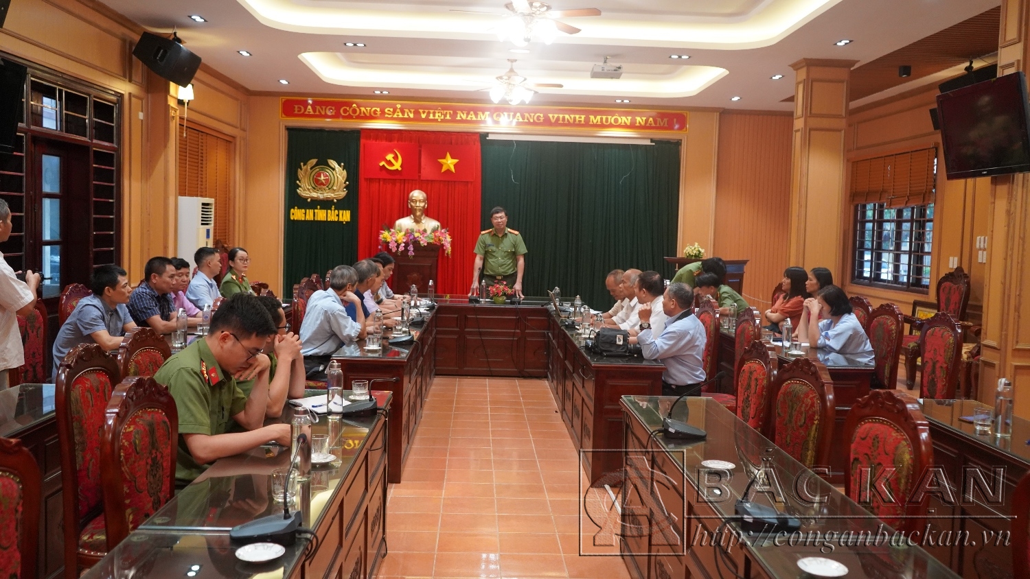 Đại tá Vũ Văn Quân – Phó giám đốc Công an tỉnh phát biểu tại Lễ phát động.