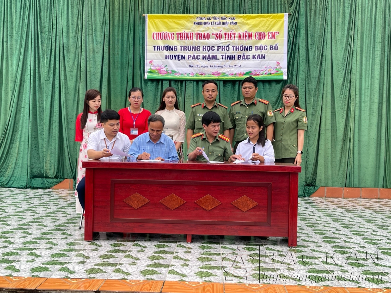 Ký kết giao ước nhận hỗ trợ, giúp đỡ em Hà Thị Trang