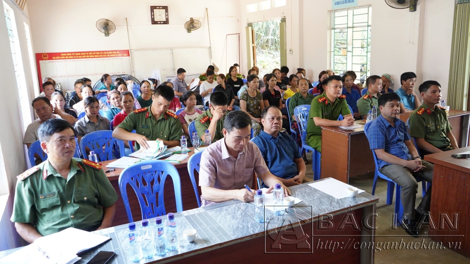 Chi hội Luật gia Công an tỉnh tuyên truyền pháp luật tại Nà Cọ