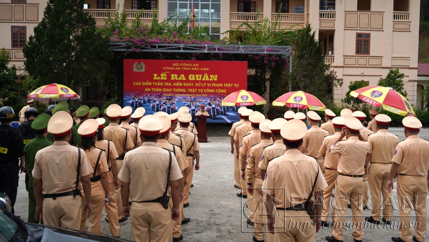 Ra quân cao điểm tuần tra, kiểm soát đảm bảo an toàn giao thông