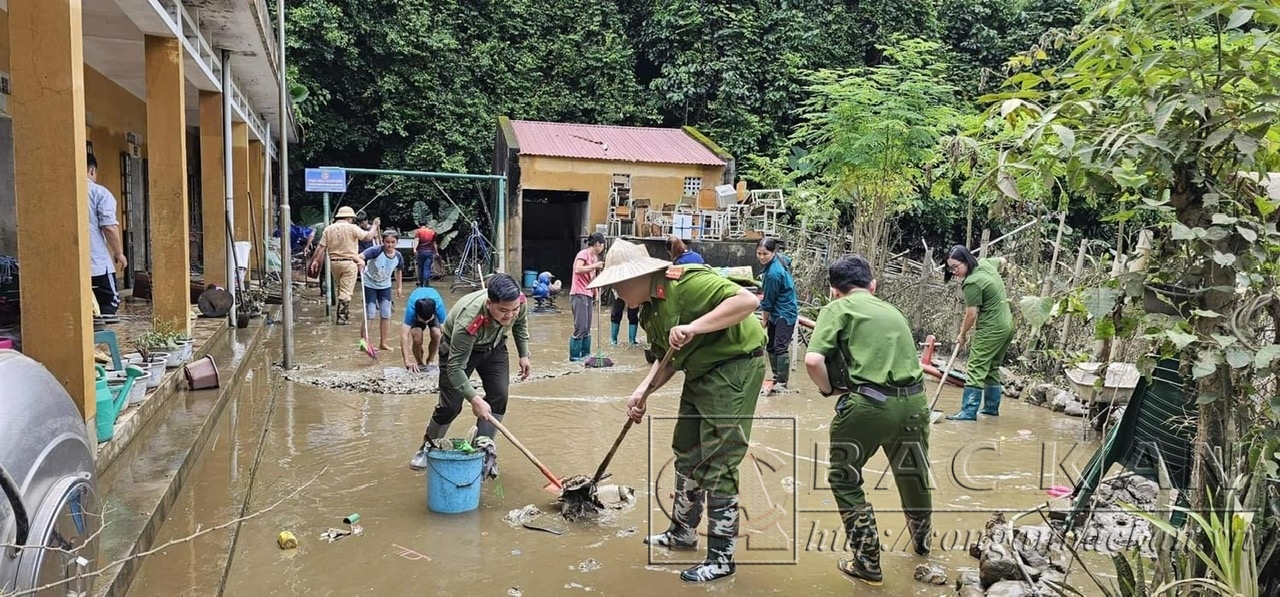 dọn sân ở BB