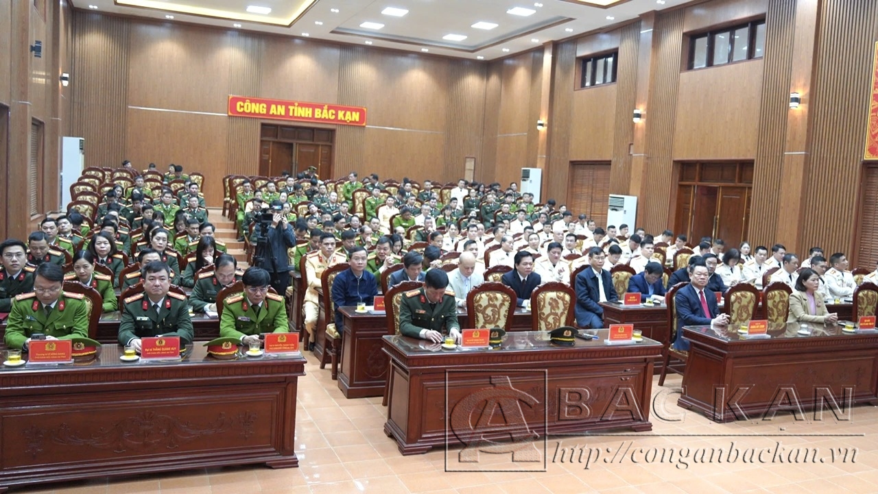 các đại biểu dự Lễ công bố