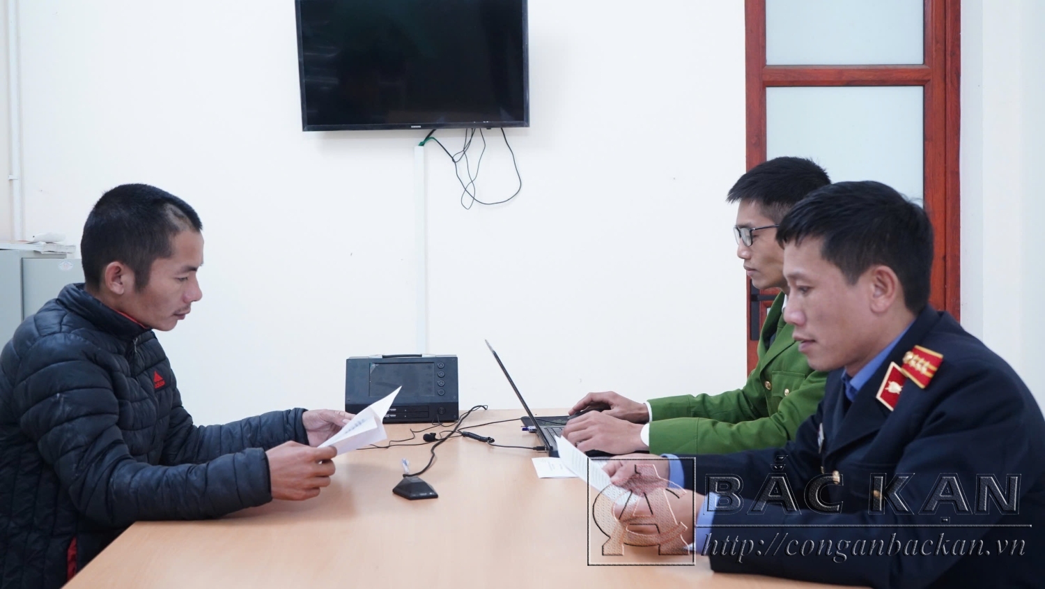 Hoàng Văn Trường tại cơ quan Công an